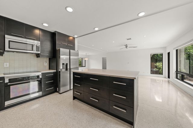 1717 NE 20TH Avenue, Fort Lauderdale, FL 33305