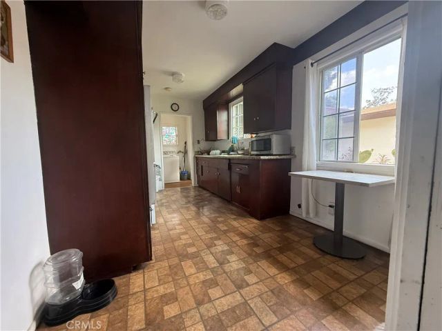 7663 Willis Ave, Van Nuys, CA 91405