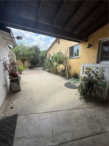 7663 Willis Ave, Van Nuys, CA 91405
