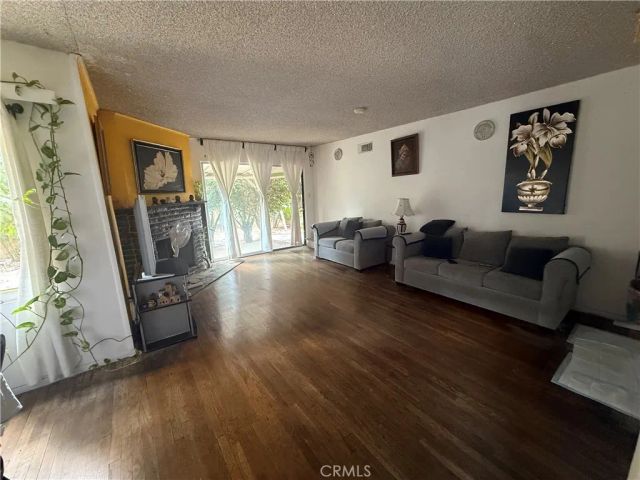 7663 Willis Ave, Van Nuys, CA 91405