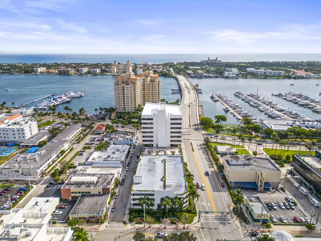 Image 1 of property listing at 625 N Flagler Drive, West Palm Beach, FL 33401