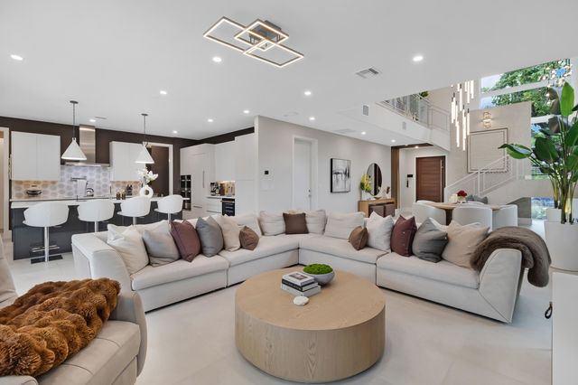 1504 NE 6TH Court, Fort Lauderdale, FL 33304