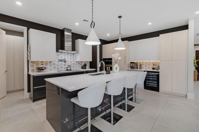 1504 NE 6TH Court, Fort Lauderdale, FL 33304