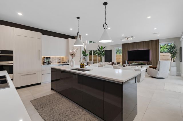 1504 NE 6TH Court, Fort Lauderdale, FL 33304