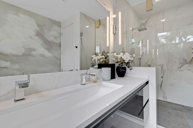 1504 NE 6TH Court, Fort Lauderdale, FL 33304