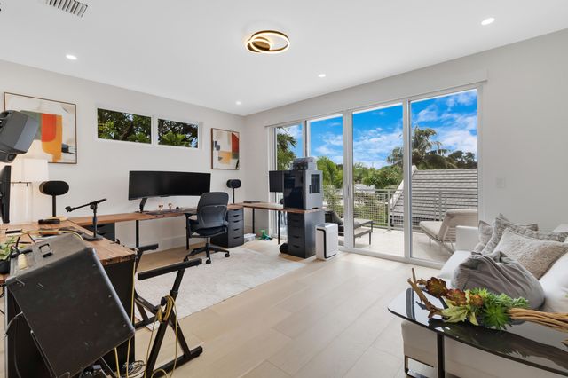1504 NE 6TH Court, Fort Lauderdale, FL 33304