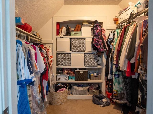 7551 Grand Avenue, Kansas City, MO 64114
