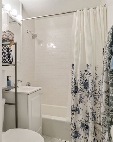 5 N Margin St 4, Boston, MA 02113