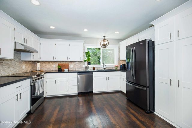 41 Pinecone RD, Sandpoint, ID 83864