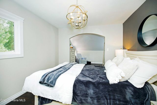 41 Pinecone RD, Sandpoint, ID 83864