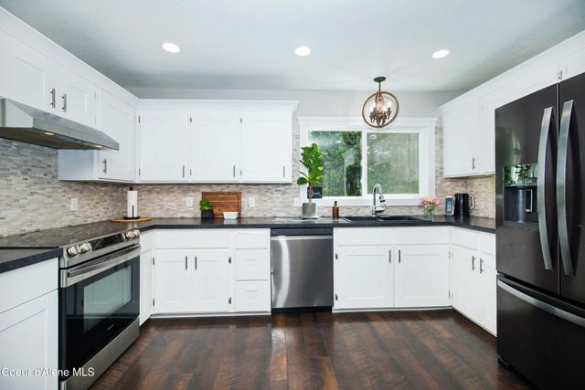 41 Pinecone RD, Sandpoint, ID 83864