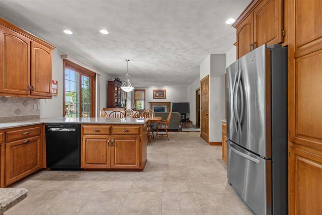 224 E CARRINGTON LANE, Appleton, WI 54913