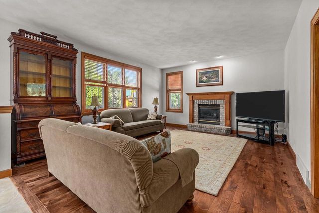 224 E CARRINGTON LANE, Appleton, WI 54913