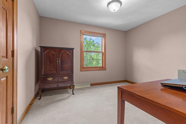 224 E CARRINGTON LANE, Appleton, WI 54913