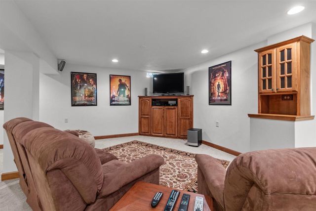 224 E CARRINGTON LANE, Appleton, WI 54913
