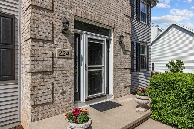 224 E CARRINGTON LANE, Appleton, WI 54913