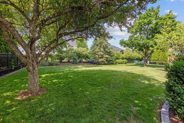 224 E CARRINGTON LANE, Appleton, WI 54913