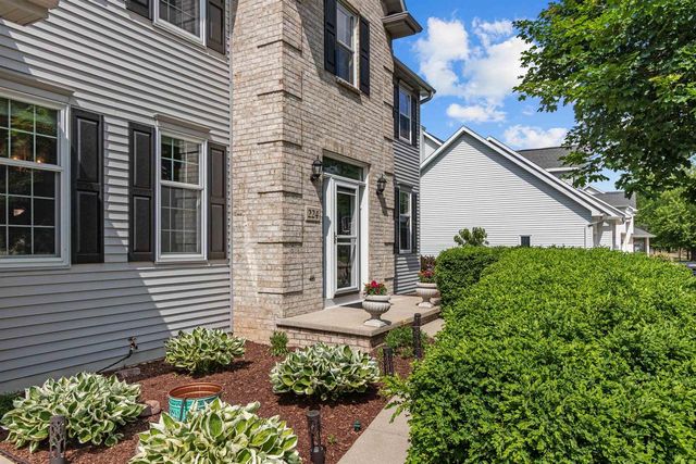224 E CARRINGTON LANE, Appleton, WI 54913
