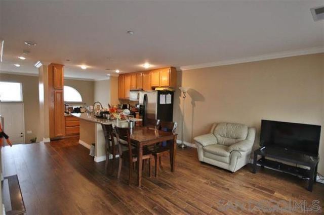 3810 3810 Mykonos Lane 9, San Diego, CA 92130