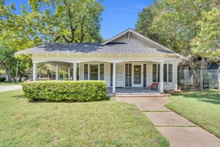 110 W Lampasas Street, Ennis, TX 75119