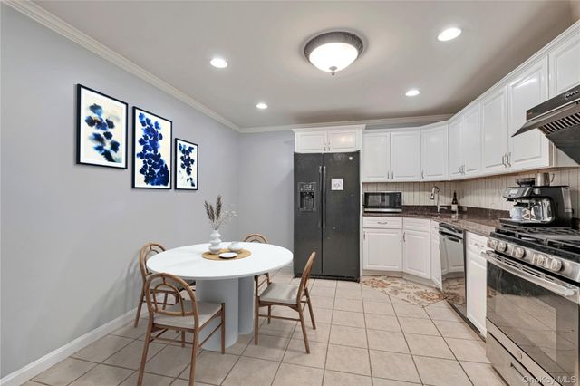 119 Montgomery Avenue B, Scarsdale, NY 10583