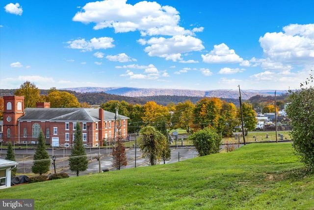 209 N MANN AVENUE EXT, Yeagertown, PA 17099