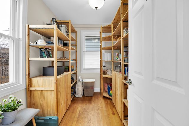 5537 W Melrose Street, Chicago, IL 60641