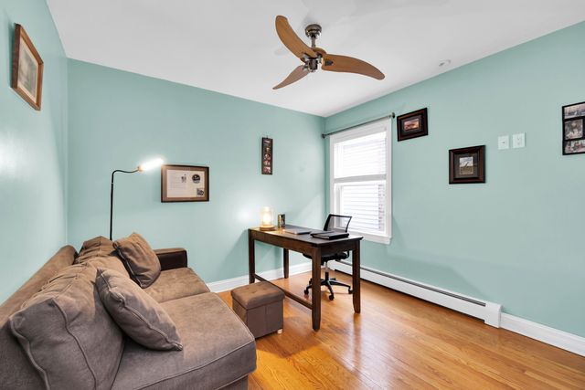 5537 W Melrose Street, Chicago, IL 60641