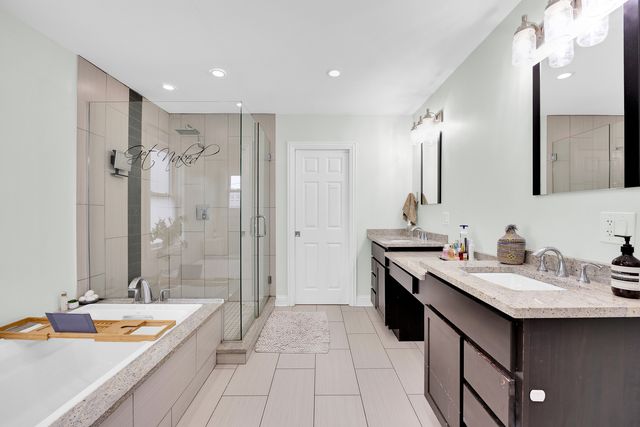 5537 W Melrose Street, Chicago, IL 60641