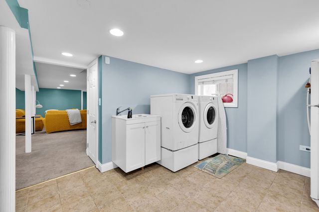 5537 W Melrose Street, Chicago, IL 60641