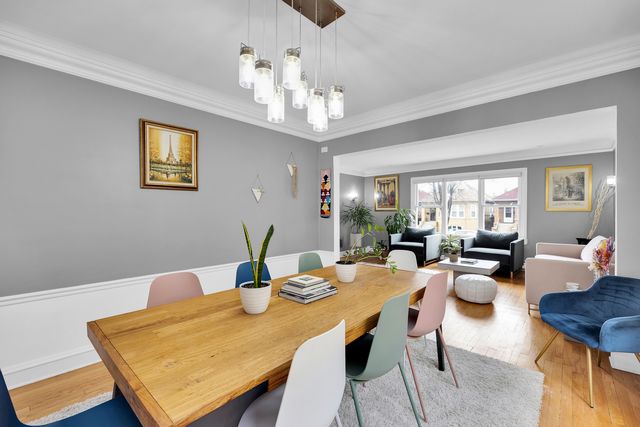 5537 W Melrose Street, Chicago, IL 60641