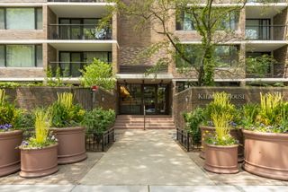 1555 N Sandburg Terrace 305K, Chicago, IL 60610