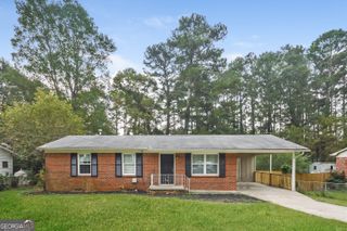464 Pinecrest Drive, Riverdale, GA 30274