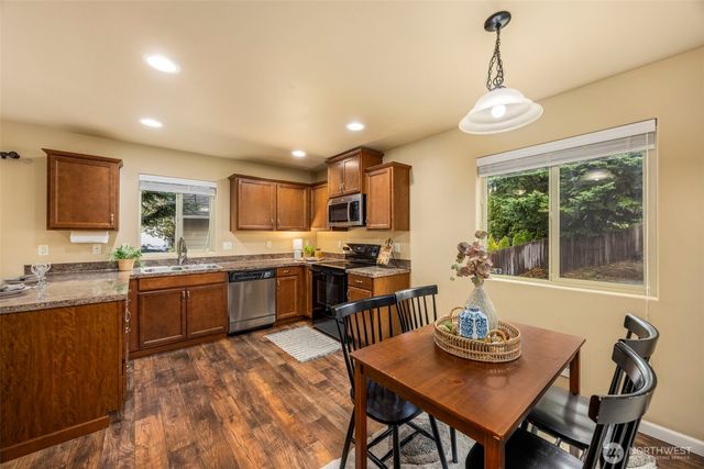 991 NW Snow Creek Way, Bremerton, WA 98311