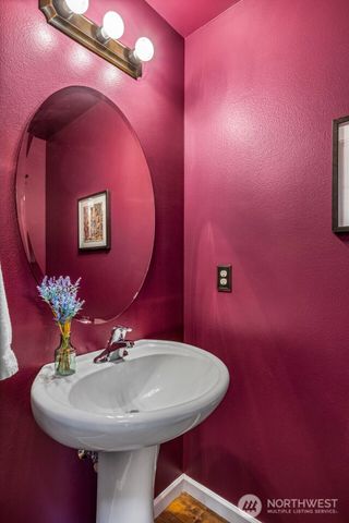 991 NW Snow Creek Way, Bremerton, WA 98311