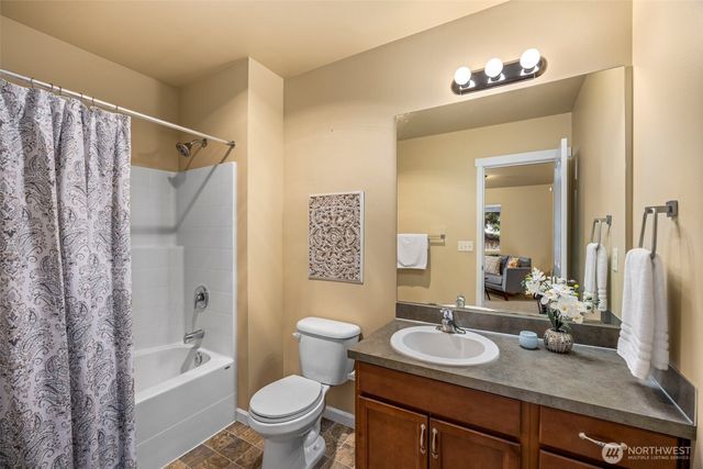 991 NW Snow Creek Way, Bremerton, WA 98311