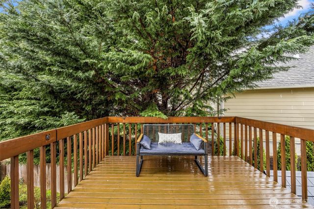 991 NW Snow Creek Way, Bremerton, WA 98311