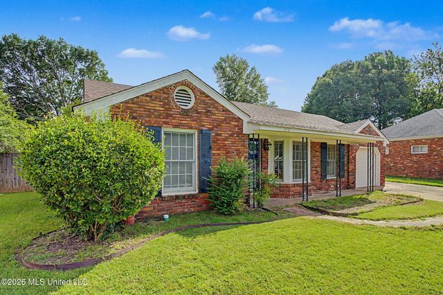2118 Cedarcrest Drive, Southaven, MS 38671