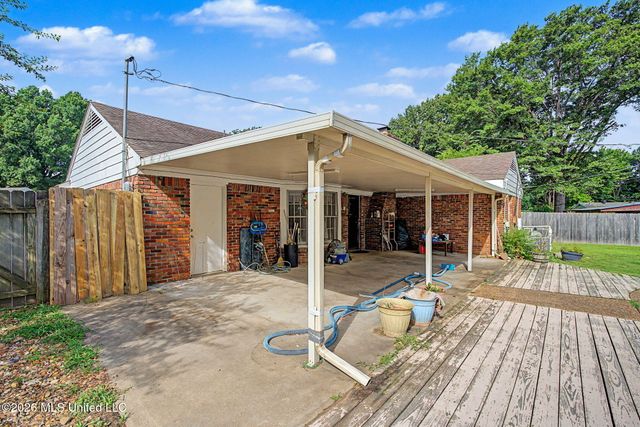 2118 Cedarcrest Drive, Southaven, MS 38671