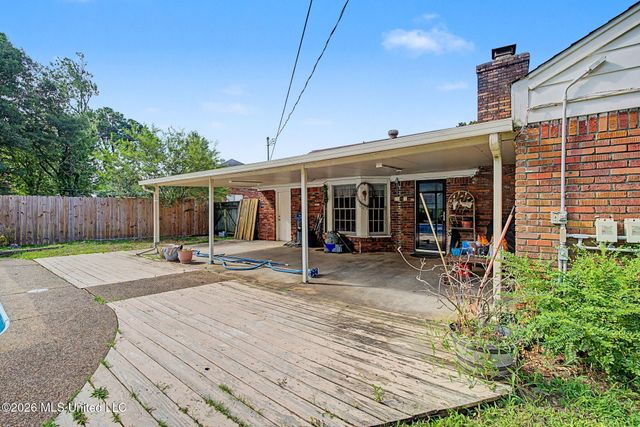 2118 Cedarcrest Drive, Southaven, MS 38671