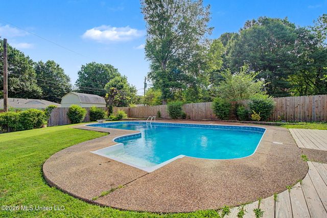 2118 Cedarcrest Drive, Southaven, MS 38671