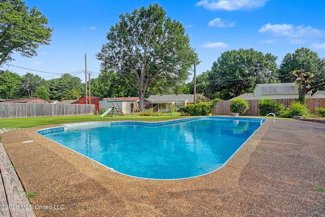 2118 Cedarcrest Drive, Southaven, MS 38671