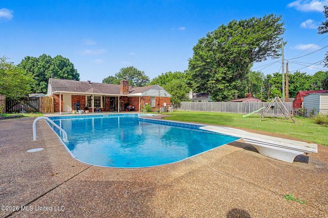 2118 Cedarcrest Drive, Southaven, MS 38671