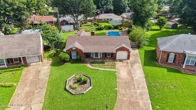2118 Cedarcrest Drive, Southaven, MS 38671