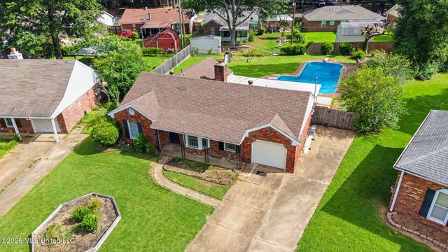 2118 Cedarcrest Drive, Southaven, MS 38671