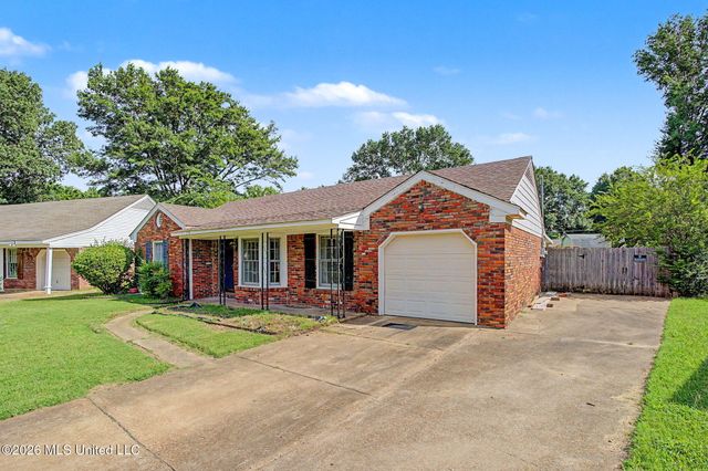 2118 Cedarcrest Drive, Southaven, MS 38671