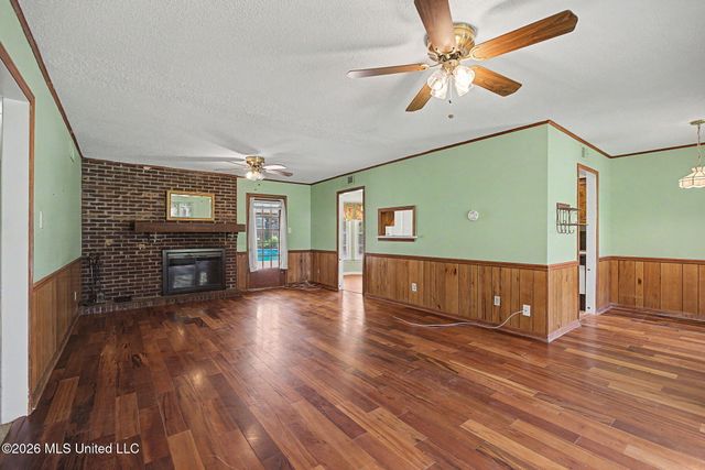 2118 Cedarcrest Drive, Southaven, MS 38671