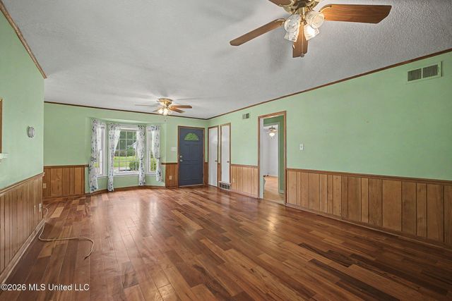 2118 Cedarcrest Drive, Southaven, MS 38671