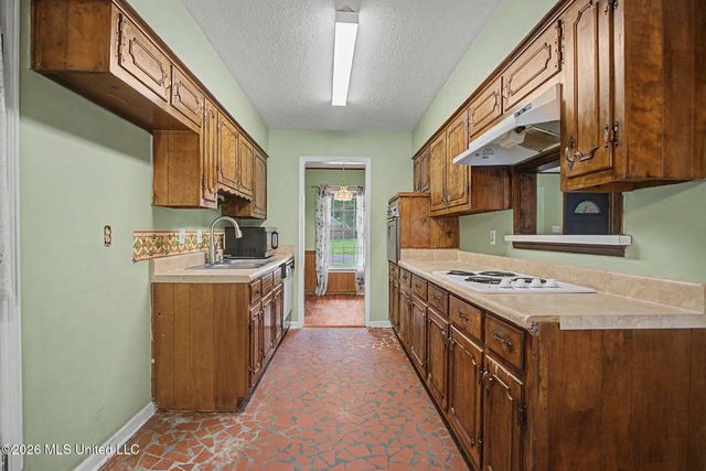 2118 Cedarcrest Drive, Southaven, MS 38671