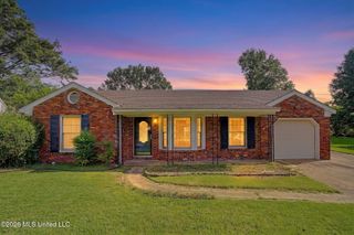2118 Cedarcrest Drive, Southaven, MS 38671